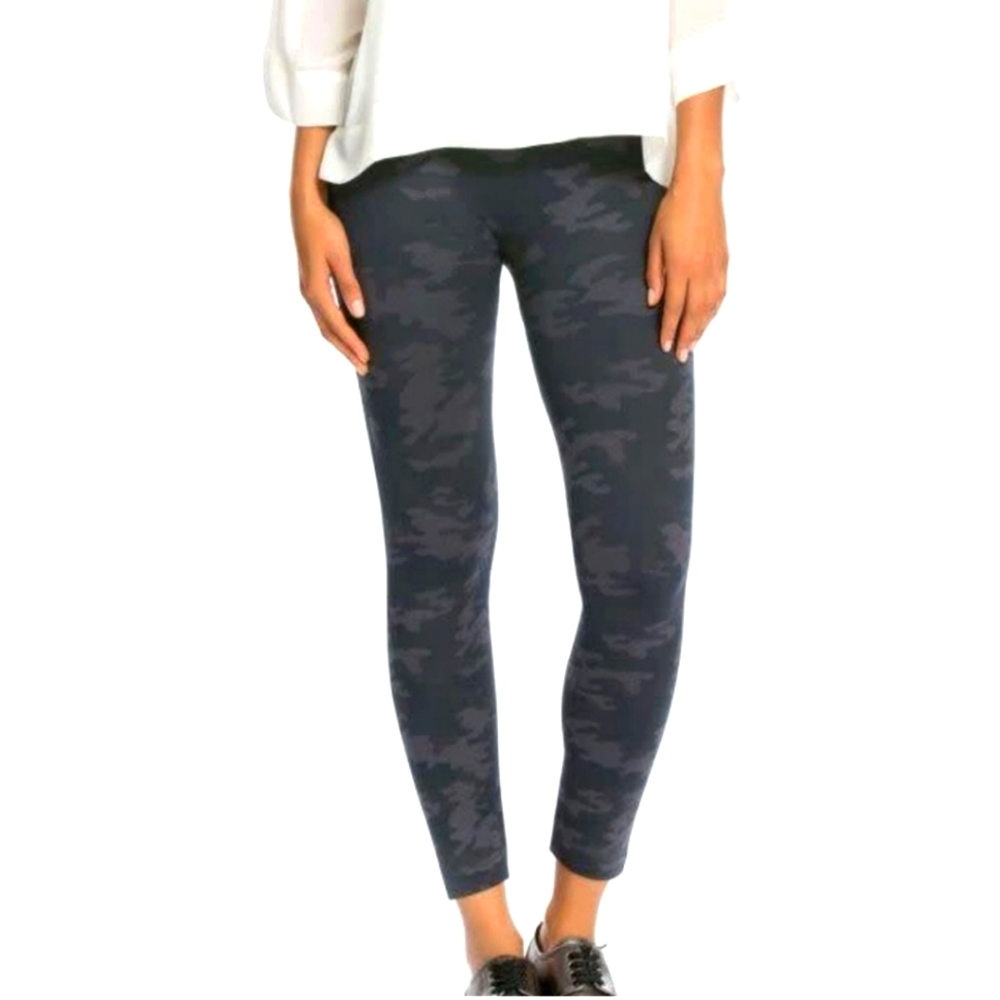 NEW WITH TAGS!! SPANX "Look at Me Now" Seamless Leggings Size Medium‎ #532